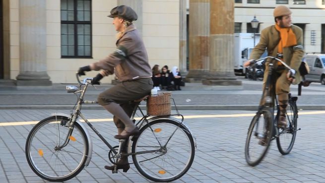 go to Historische Hipster: Berliner Fahrradtour ganz in Tweed